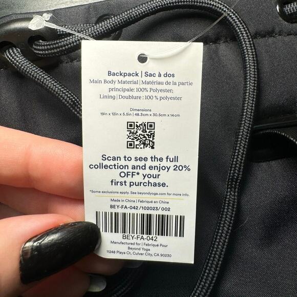 Beyond Yoga NWT Convertible Gym Bag Backpack Versatile In Black main image 10
